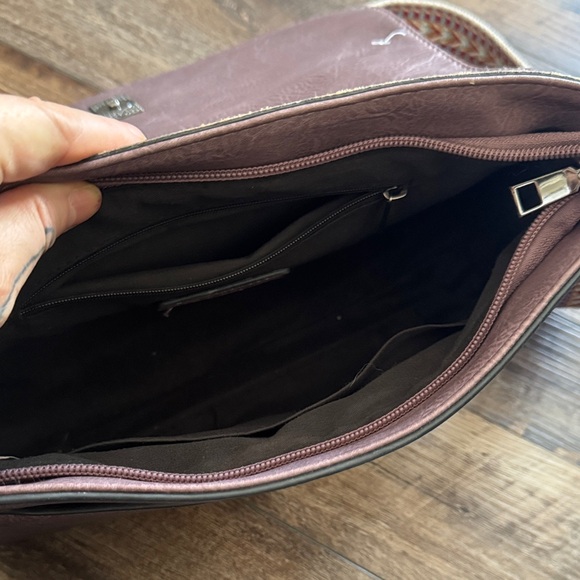 Sam & Hadley Elegant lavender Mauve Leather Shoulder Bag - Picture 2 of 7